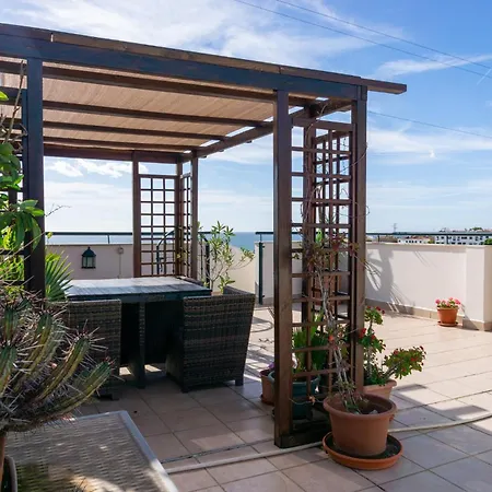 Arrecife Sea View Apartment *